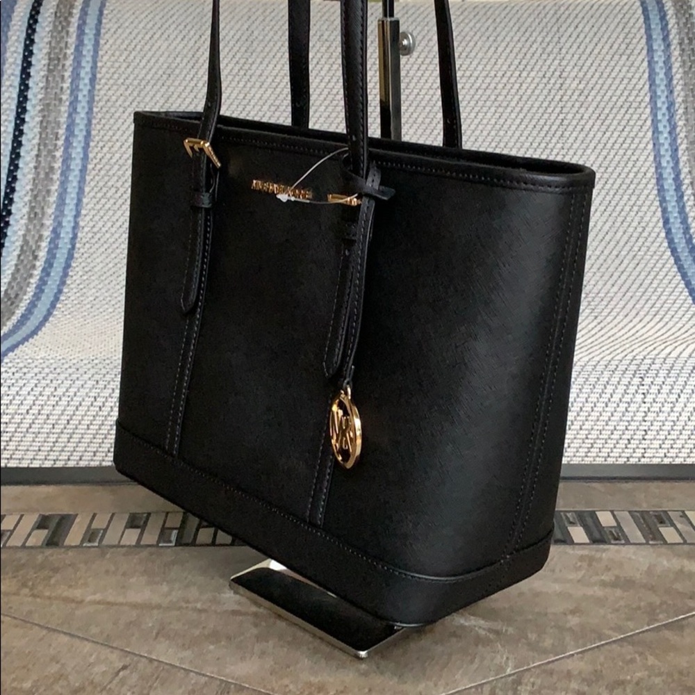 Michael Kors Bags Michael Kors Jet Set Should Tote - Picture 12 of 16